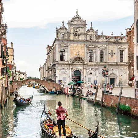 Modern With View On San Giovanni E Paolo R&r Daire *