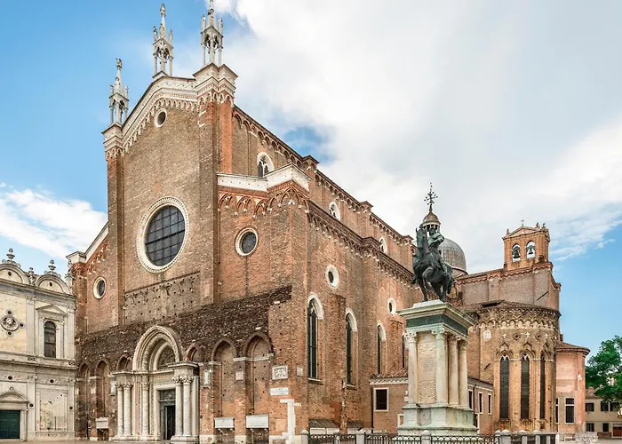 Modern With View On San Giovanni E Paolo R&r