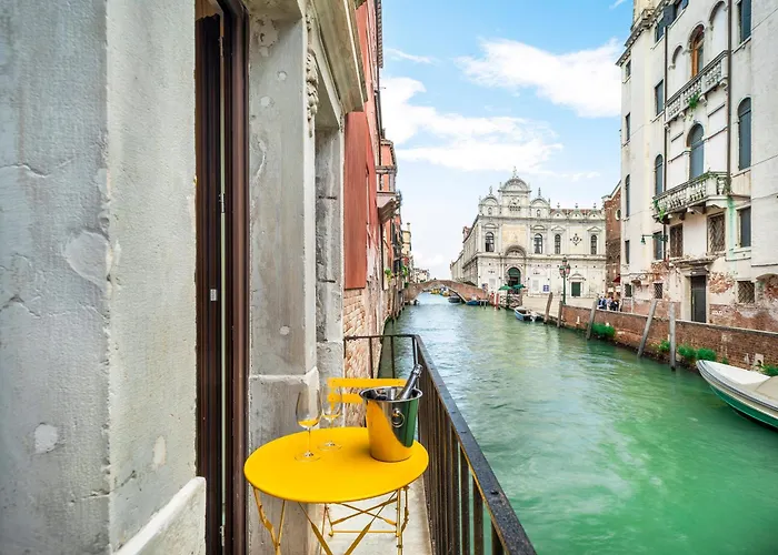 Modern With View On San Giovanni E Paolo R&r Apartman